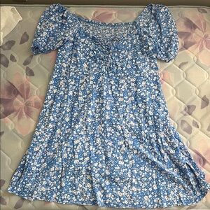 NWOT Floral Blue Puff Sleeve Dress